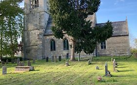 Tiny Home In Grade 1 Listed Church Garden